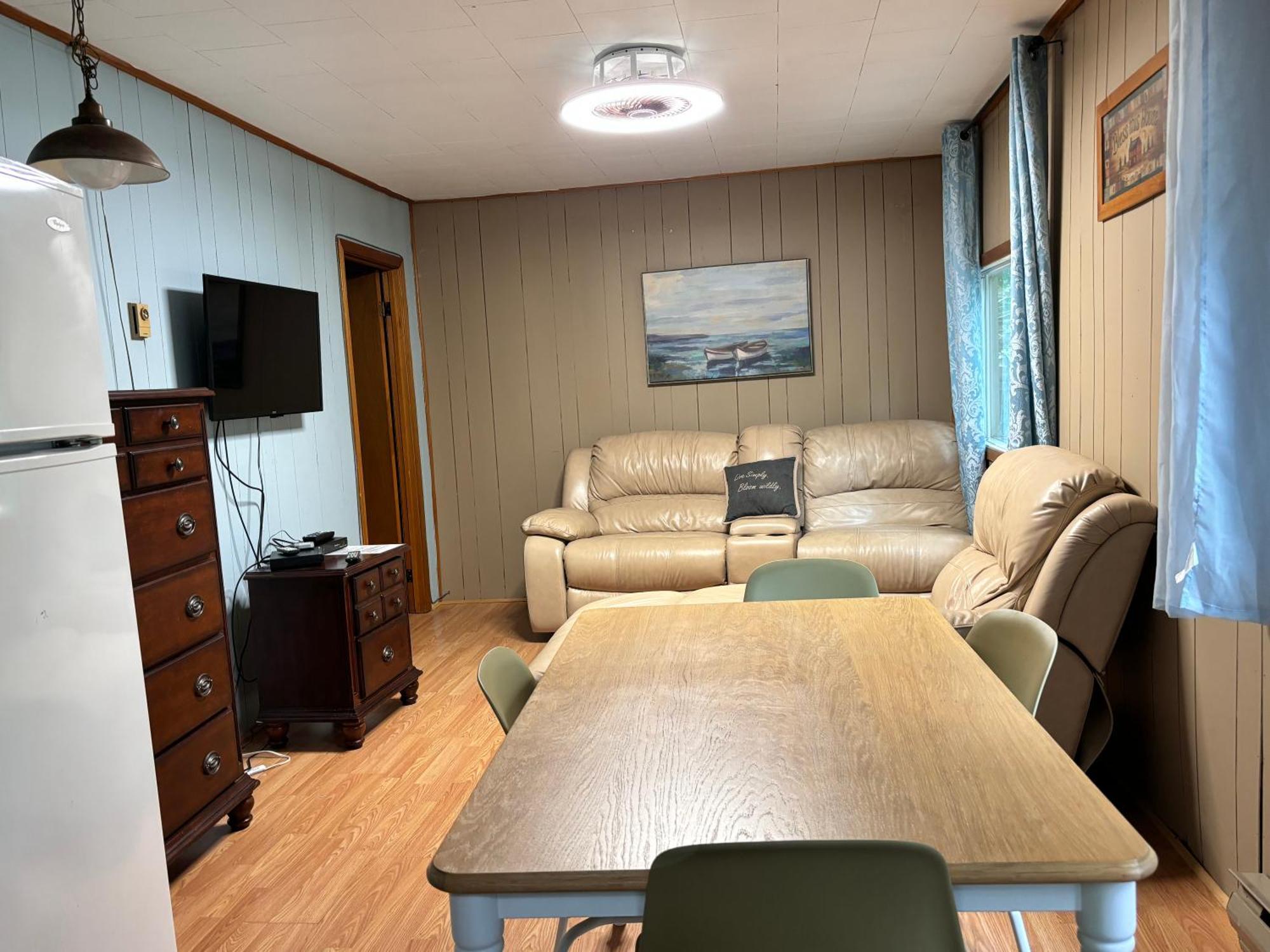 Lakefront Hideaway Resort Kawartha Lakes Quarto foto